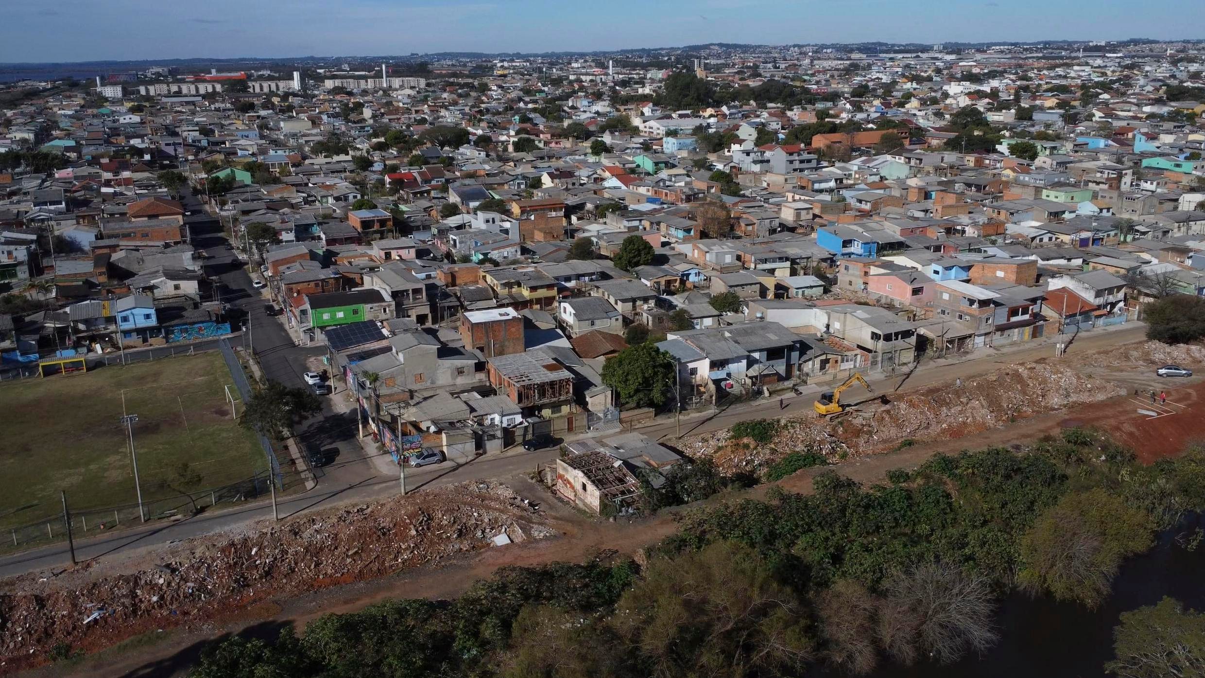 Decisão garante moradia a famílias que serão removidas para construção de dique em Porto Alegre (RS)