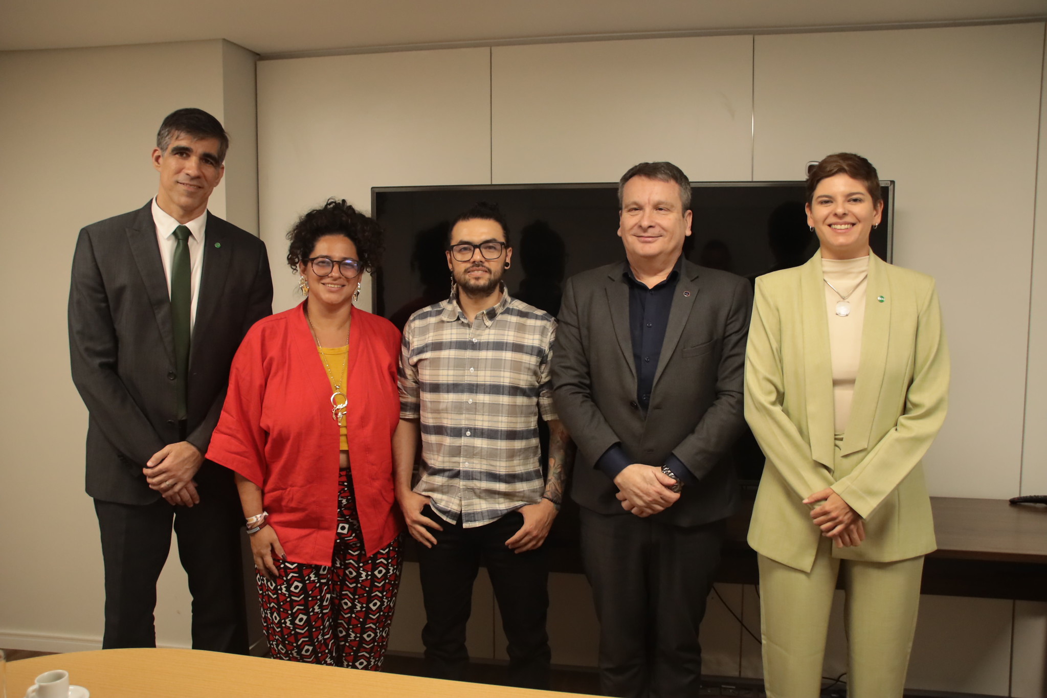 DPU participa de reunião com diretor da Corporación Jurídica Libertad 